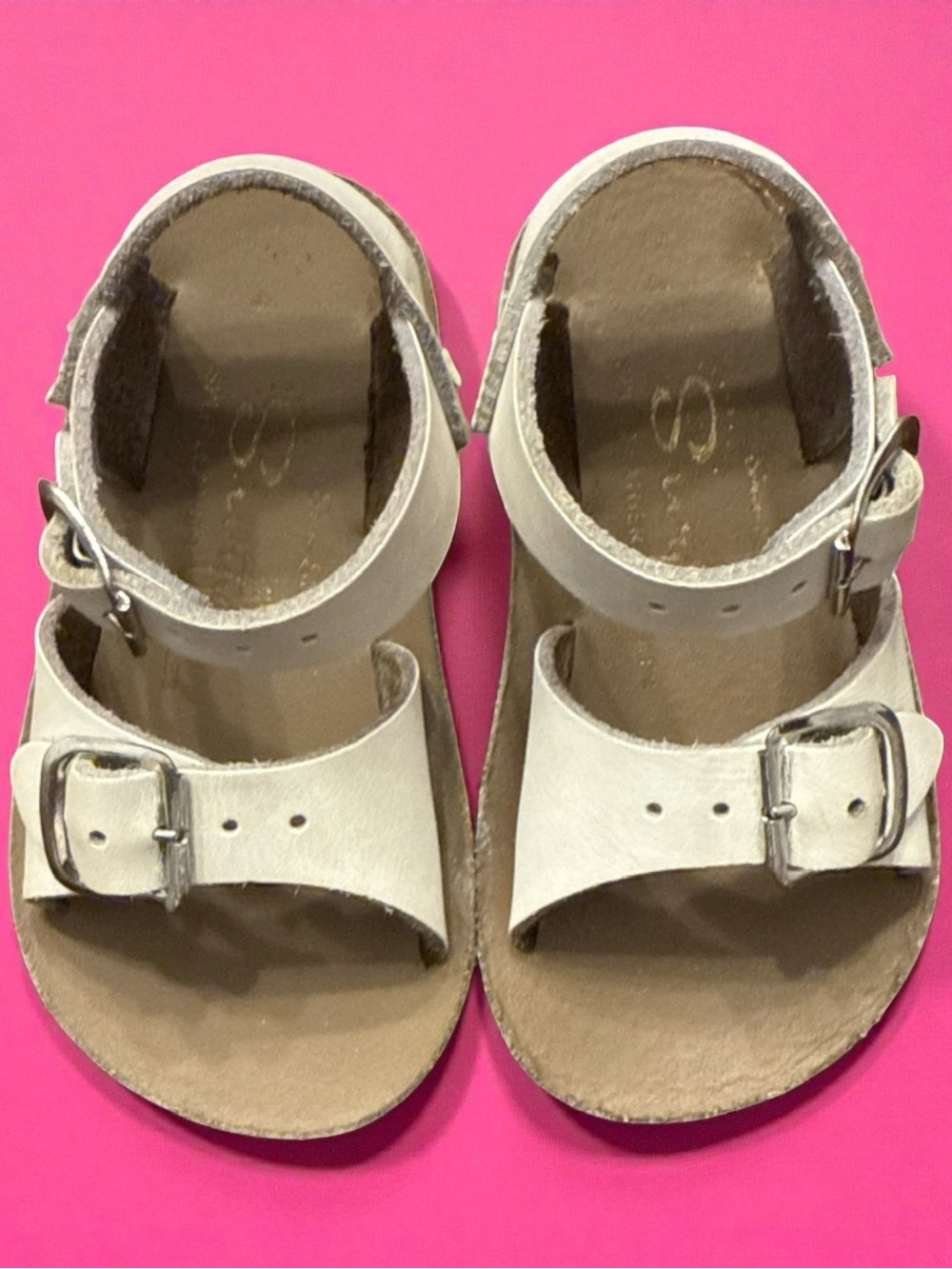 Sun-Sand Surfer White Leather Buckle Sandals for Everyday Wear size 4